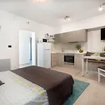 Sunsplash Apartments